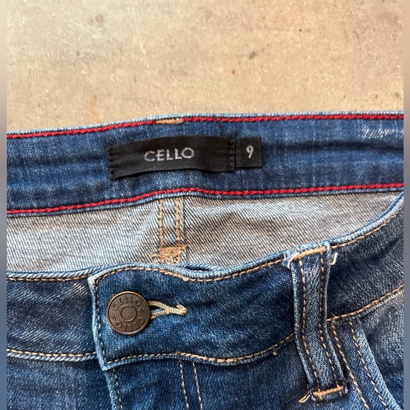 Mid-Rise Distressed Skinny Jeans - Picture 4 of 6